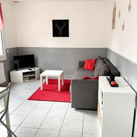La Petite Maison Murat-le-Quaire Exterior photo